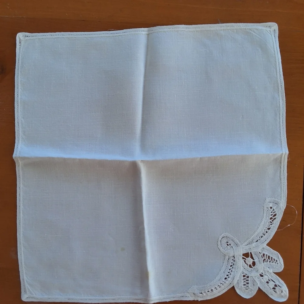 Irish Linens - Picture 7 of 12